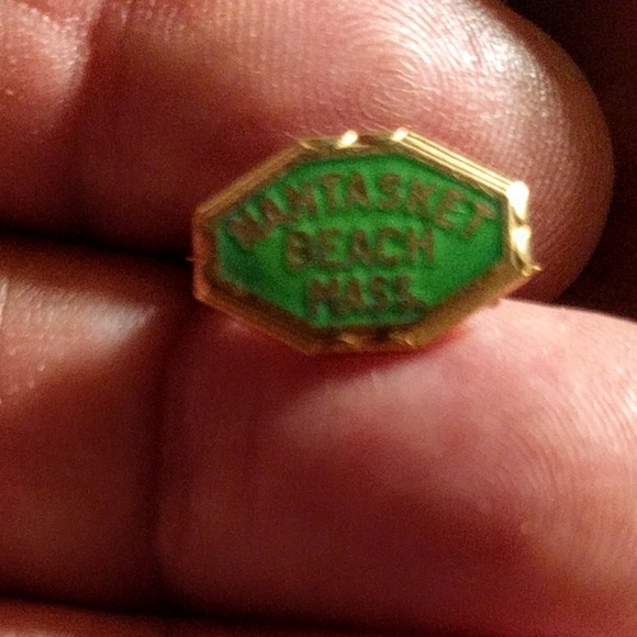 Jewelry - Vintage Nantasket Beach Pin